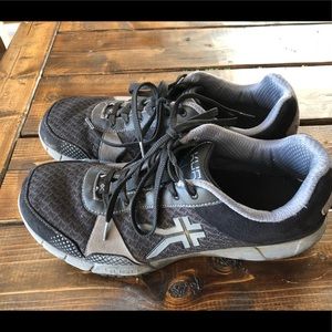 Kuru Quantum Mesh Walking Sneaker - Black Slate